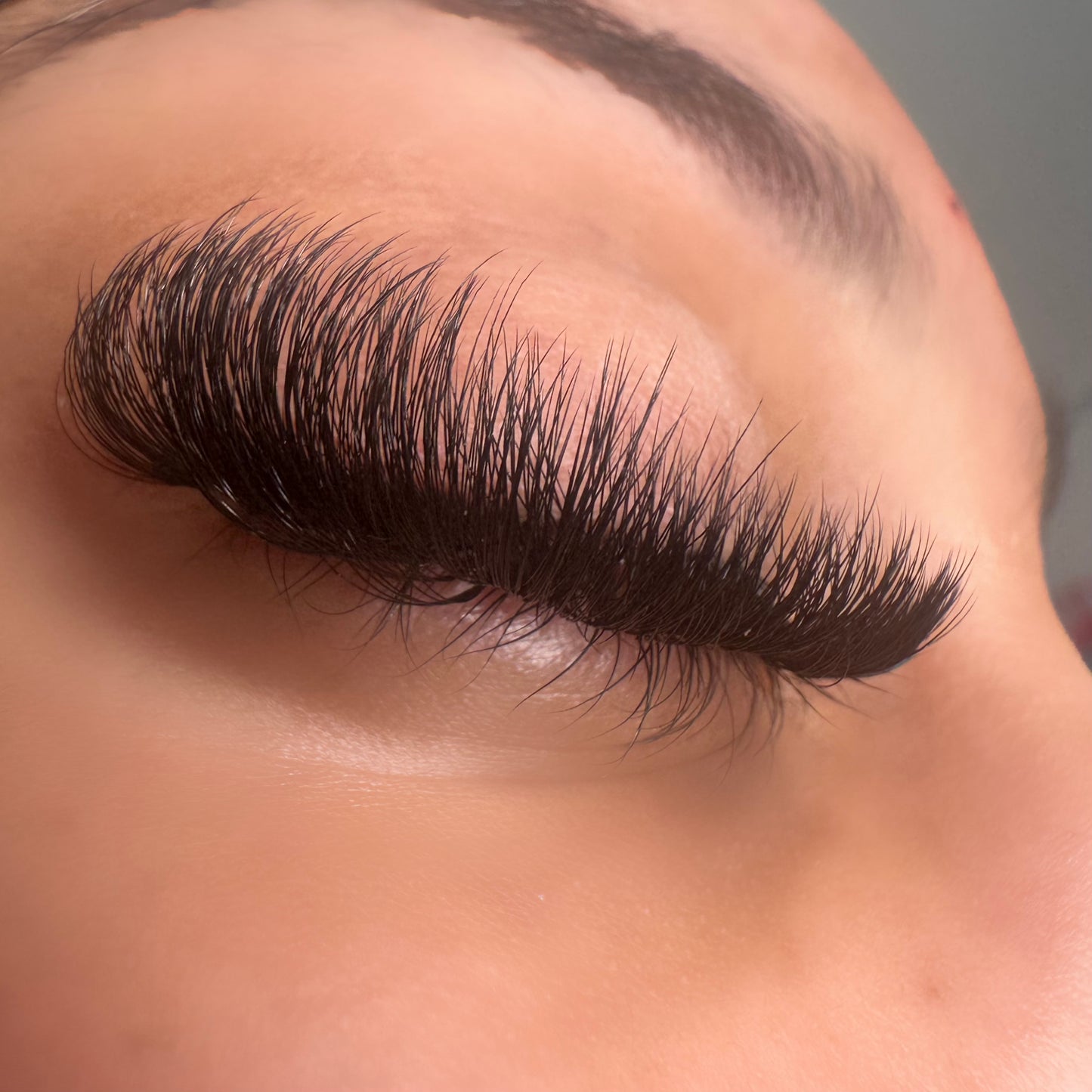 0.07 Volume Lashes