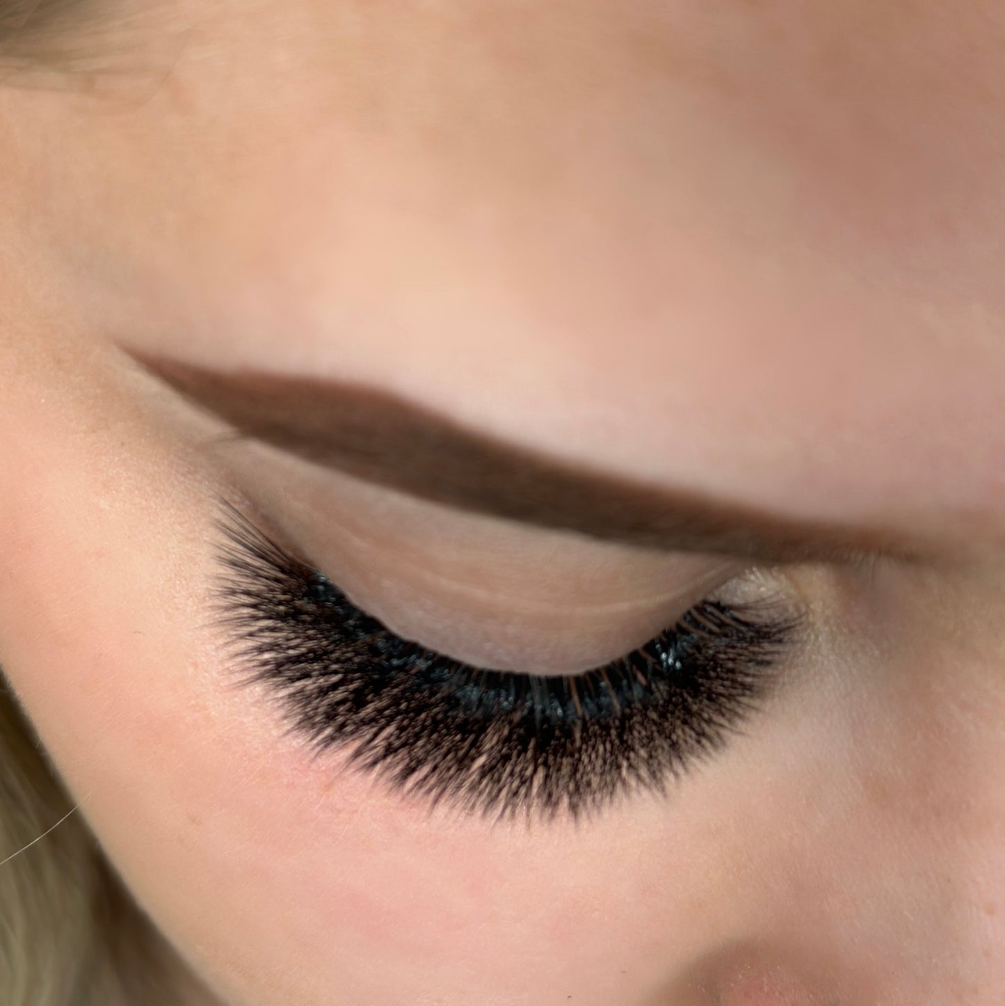 0.03 Volume Lashes